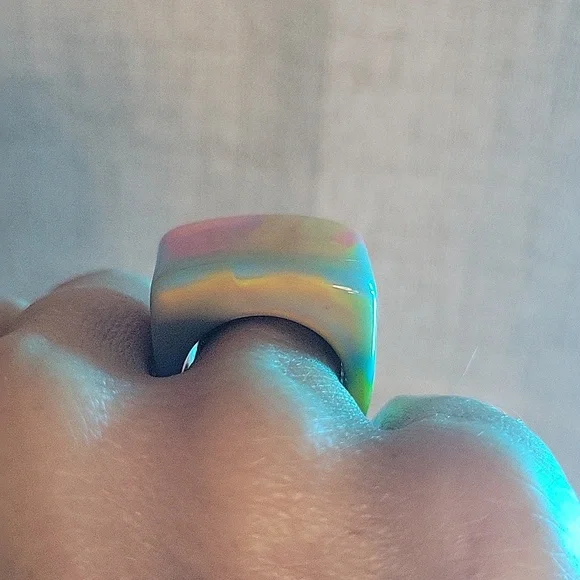 TIE DYE RETRO STATEMENT RING, METAL FREE - Picture 5 of 8